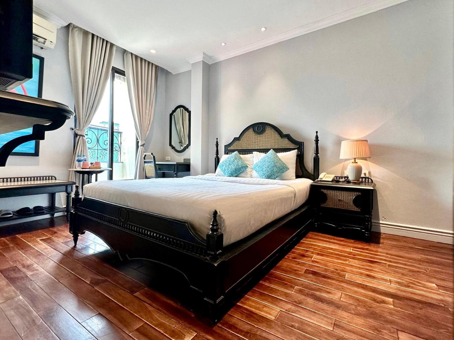 Hanoi Graceful Hotel And Travel Екстер'єр фото