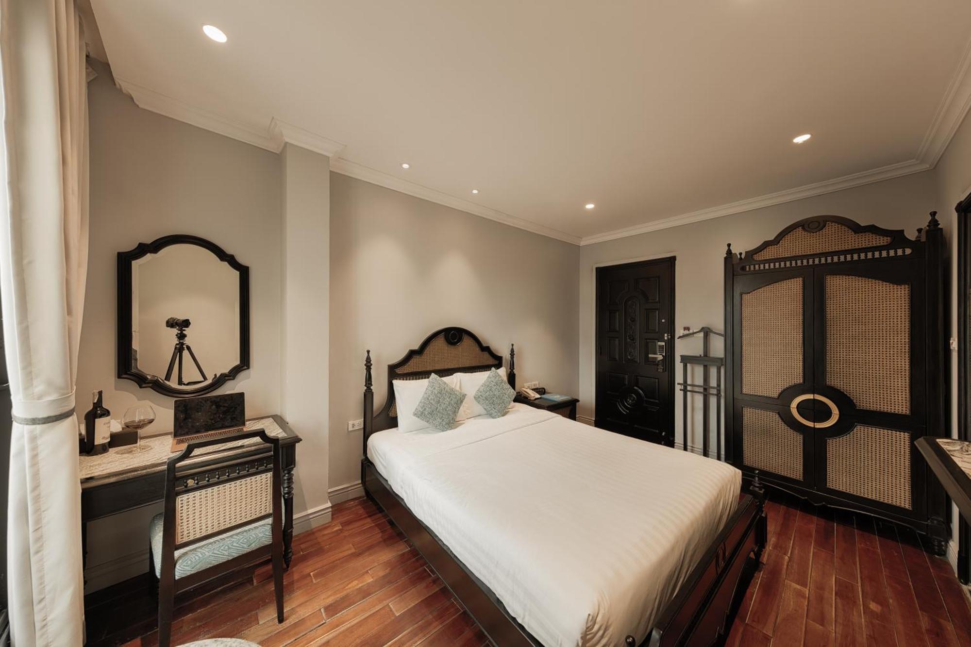 Hanoi Graceful Hotel And Travel Екстер'єр фото